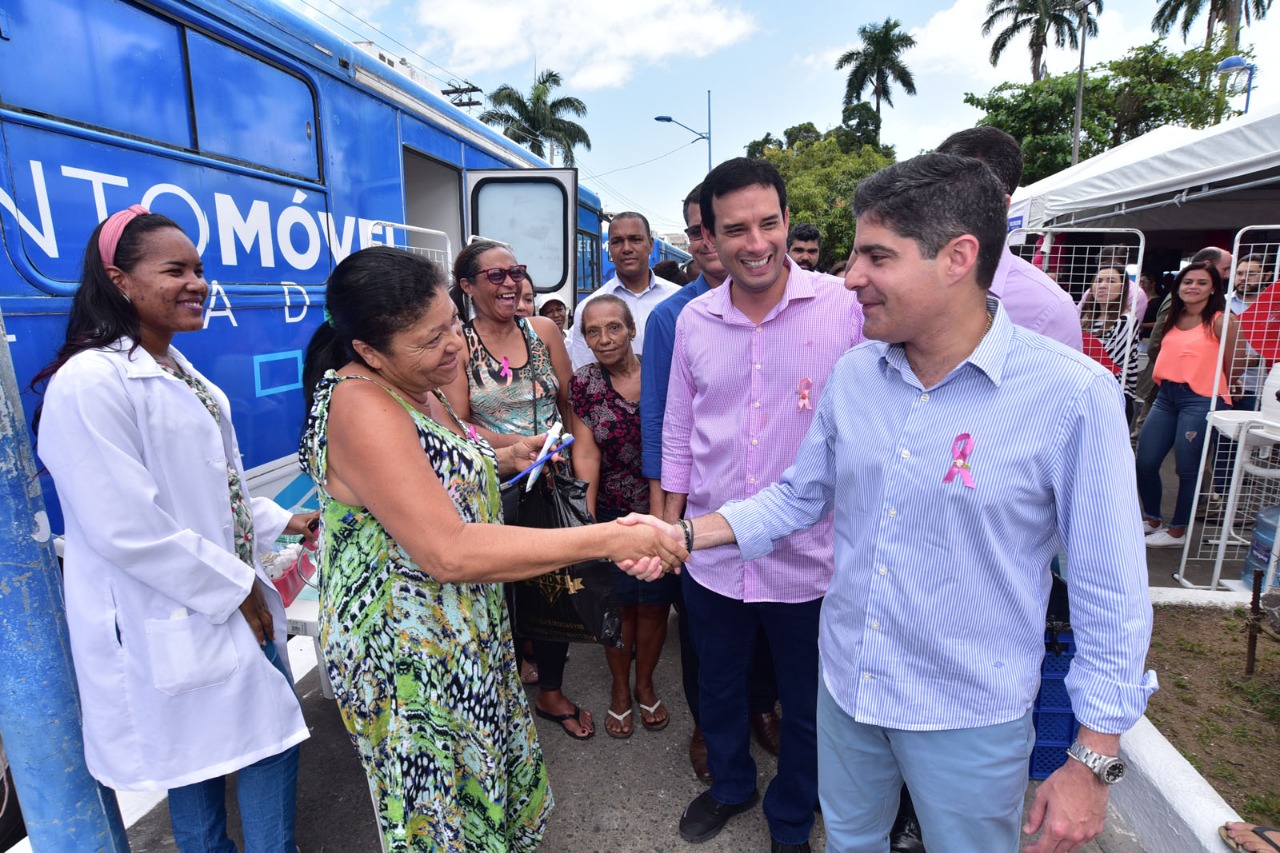 Abertura da programação para o Outubro Rosa contou com a presença do prefeito ACM Neto