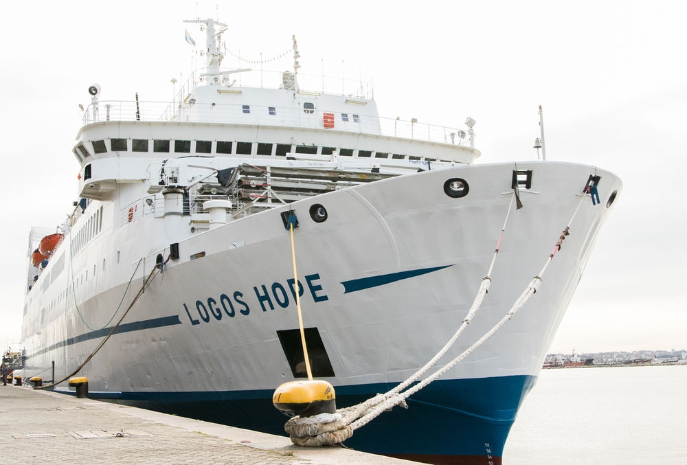 O Logos Hope atracou hoje (24) na capital baiana e permanece até 5 de novembro