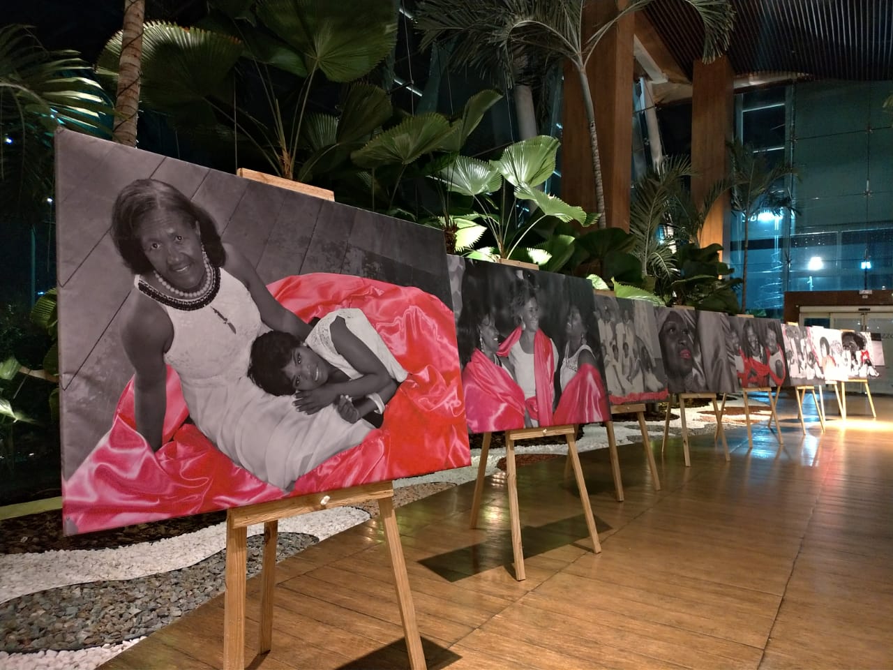 Imagem de Outubro Rosa: lançada pela Comissão da Mulher, exposição "Mulheres de Peito" já está em cartaz no Salvador Shopping Imagem de Outubro Rosa: lançada pela Comissão da Mulher, exposição "Mulheres de Peito" já está em cartaz no Salvador Shopping