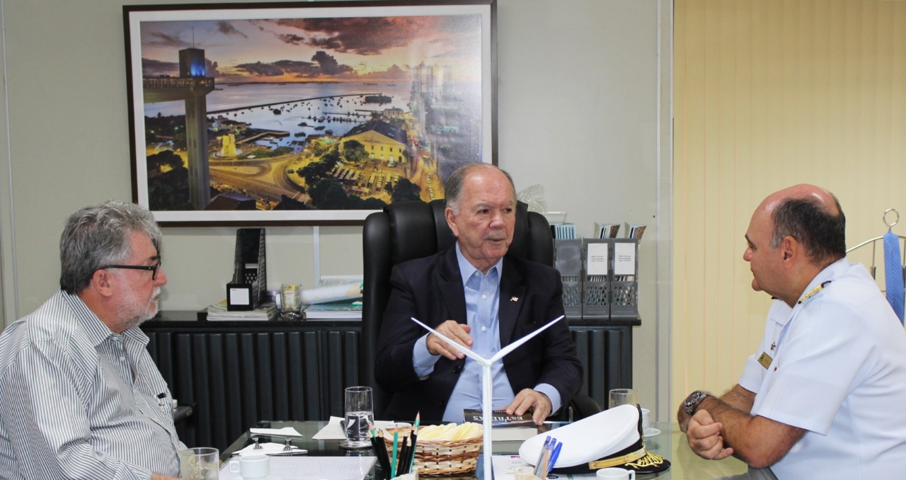 Imagem de Óleo nas praias: governador da Bahia em exercício e Marinha unem esforços