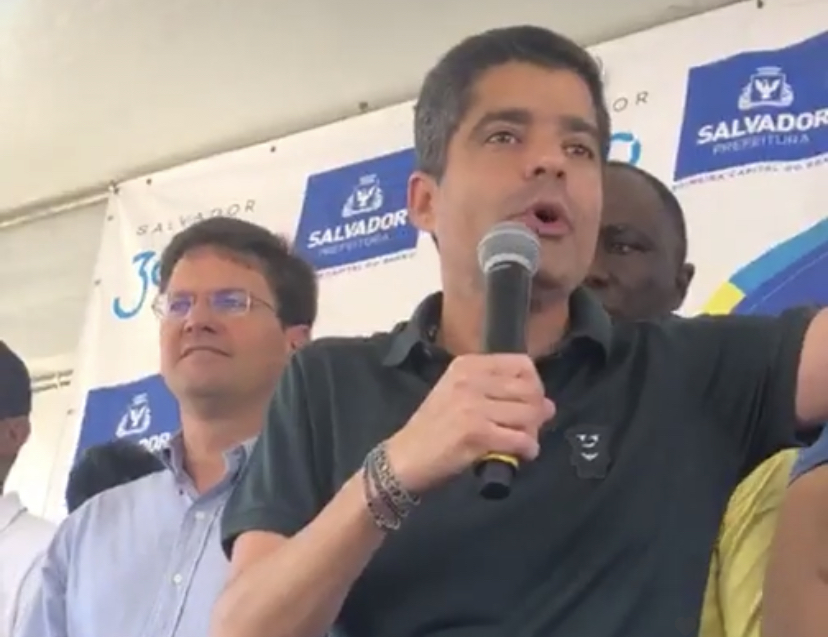 Imagem de Neto chama Rui de “menino amarelo” e o acusa de fazer “pirraça” com centro de convenções Imagem de Neto chama Rui de “menino amarelo” e o acusa de fazer “pirraça” com centro de convenções