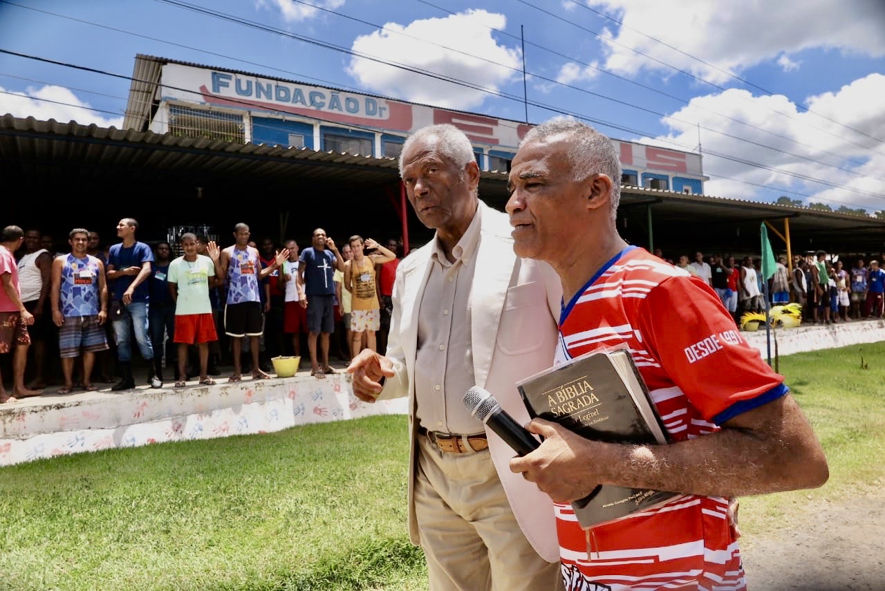 Imagem de Edvaldo Brito visita a sede da Fundação Dr. Jesus