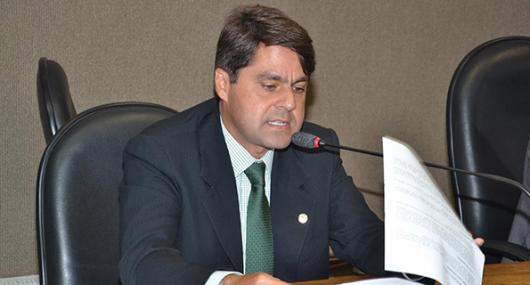 Deputado Paulo Câmara teria mandado áudio para grupo de colegas no WhatsApp classificando possibilidade de manobra