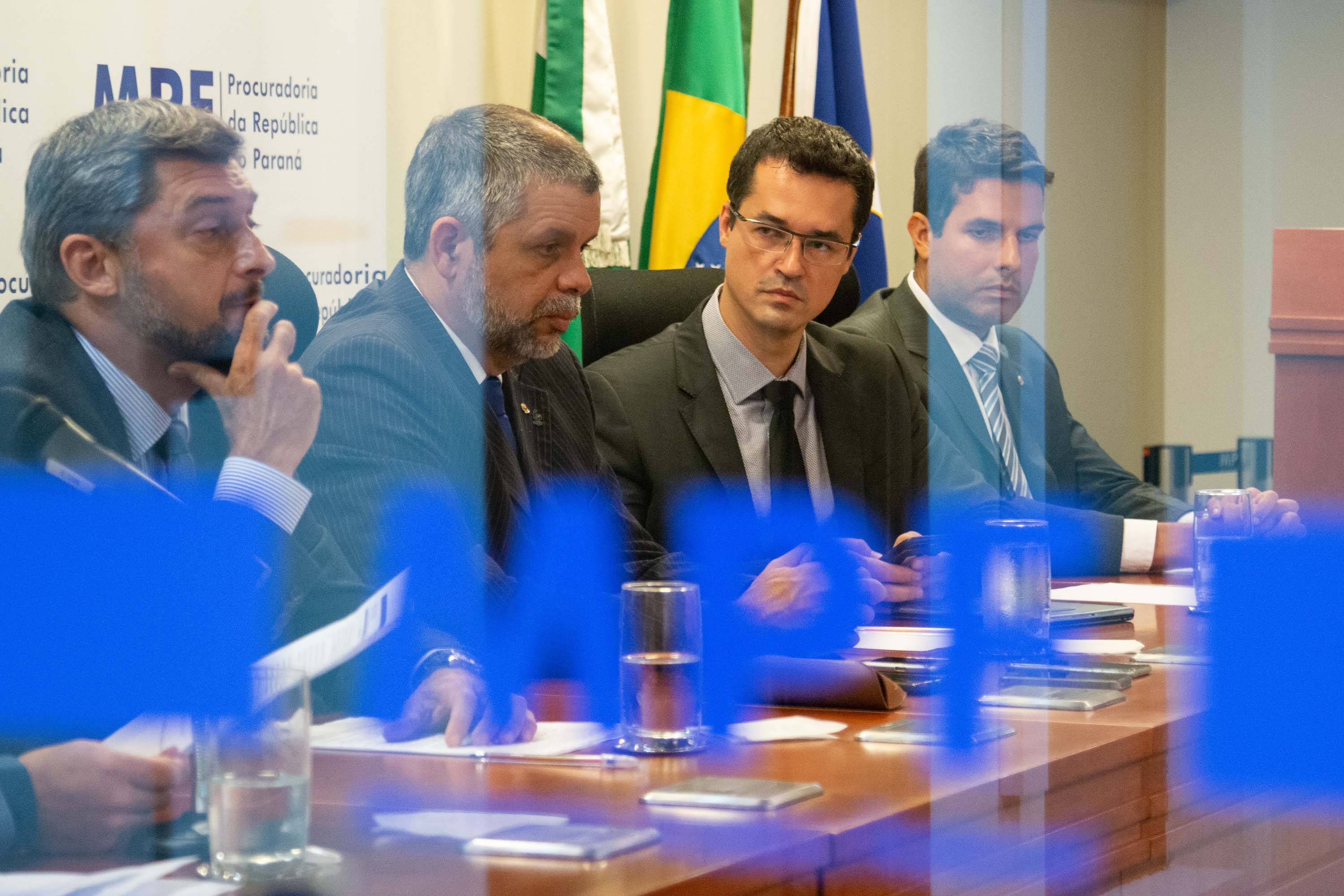 A Associação Nacional dos Procuradores da República (ANPR) e integrantes da força-tarefa da Operação Lava Jato concedem coletiva no auditório do Ministério Público Federal no Paraná (MPF), em Curitiba (PR) A Associação Nacional dos Procuradores da República (ANPR) e integrantes da força-tarefa da Operação Lava Jato concedem coletiva no auditório do Ministério Público Federal no Paraná (MPF), em Curitiba (PR)