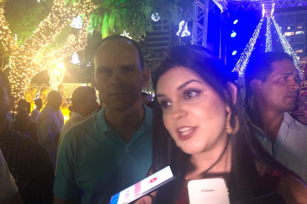 Deputada federal Dayane Pimentel participa de evento ao lado de Neto, pela primeira vez, depois de se afastar de Bolsonaro