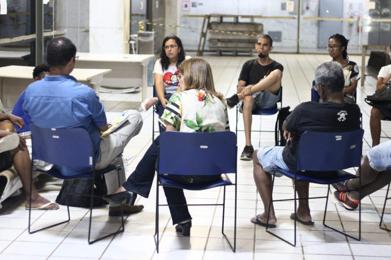 A secretária municipal de Promoção Social e Combate à Pobreza, Ana Paula Matos, participou, na Biblioteca Central dos Barris, do “Papo Invisível”