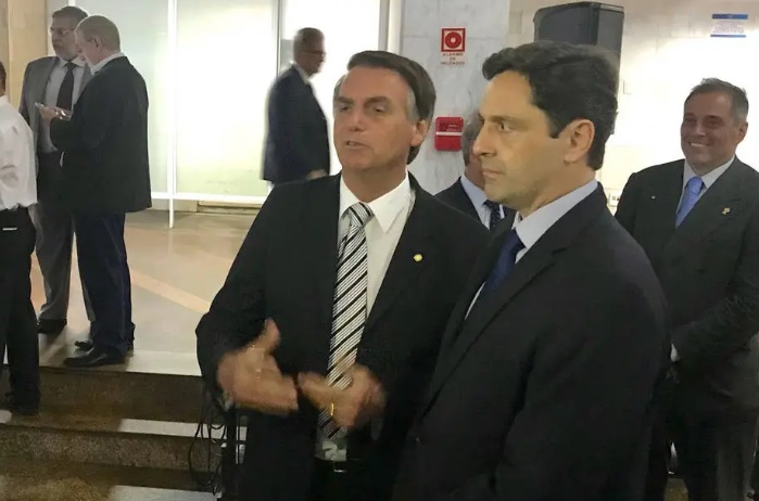 O presidente Jair Bolsonaro e o deputado federal Luiz Philippe de Orleans e Bragança (PSL-SP) O presidente Jair Bolsonaro e o deputado federal Luiz Philippe de Orleans e Bragança (PSL-SP)