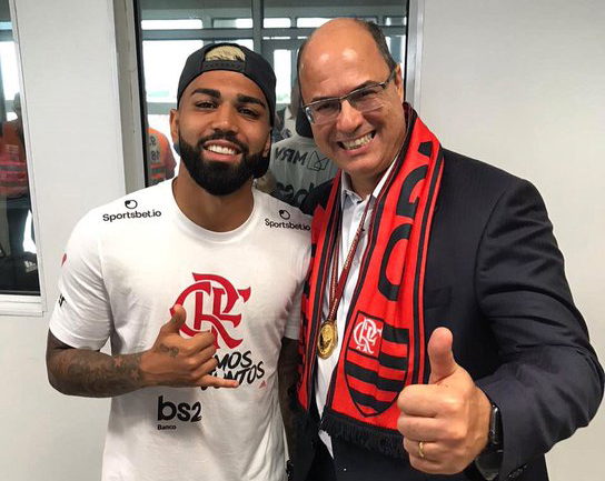 O jogador Gabriel Barbosa, o Gabigol, com o governador do Rio de Janeiro Wilson Witzel O jogador Gabriel Barbosa, o Gabigol, com o governador do Rio de Janeiro Wilson Witzel