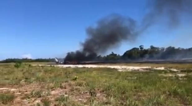 O jatinho caiu por volta das 14h de quinta (14) ao tentar pousar na pista de um resort de luxo no distrito de Barra Grande, em Maraú O jatinho caiu por volta das 14h de quinta (14) ao tentar pousar na pista de um resort de luxo no distrito de Barra Grande, em Maraú