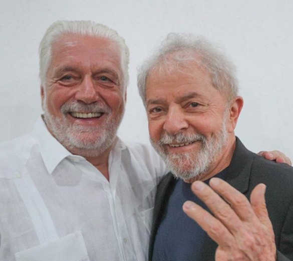 O petista divulgou os nomes de 16 novos ministros e, assim, concluiu a equipe do primeiro escalão de governo para começar o seu terceiro mandato no Palácio do Planalto O petista divulgou os nomes de 16 novos ministros e, assim, concluiu a equipe do primeiro escalão de governo para começar o seu terceiro mandato no Palácio do Planalto