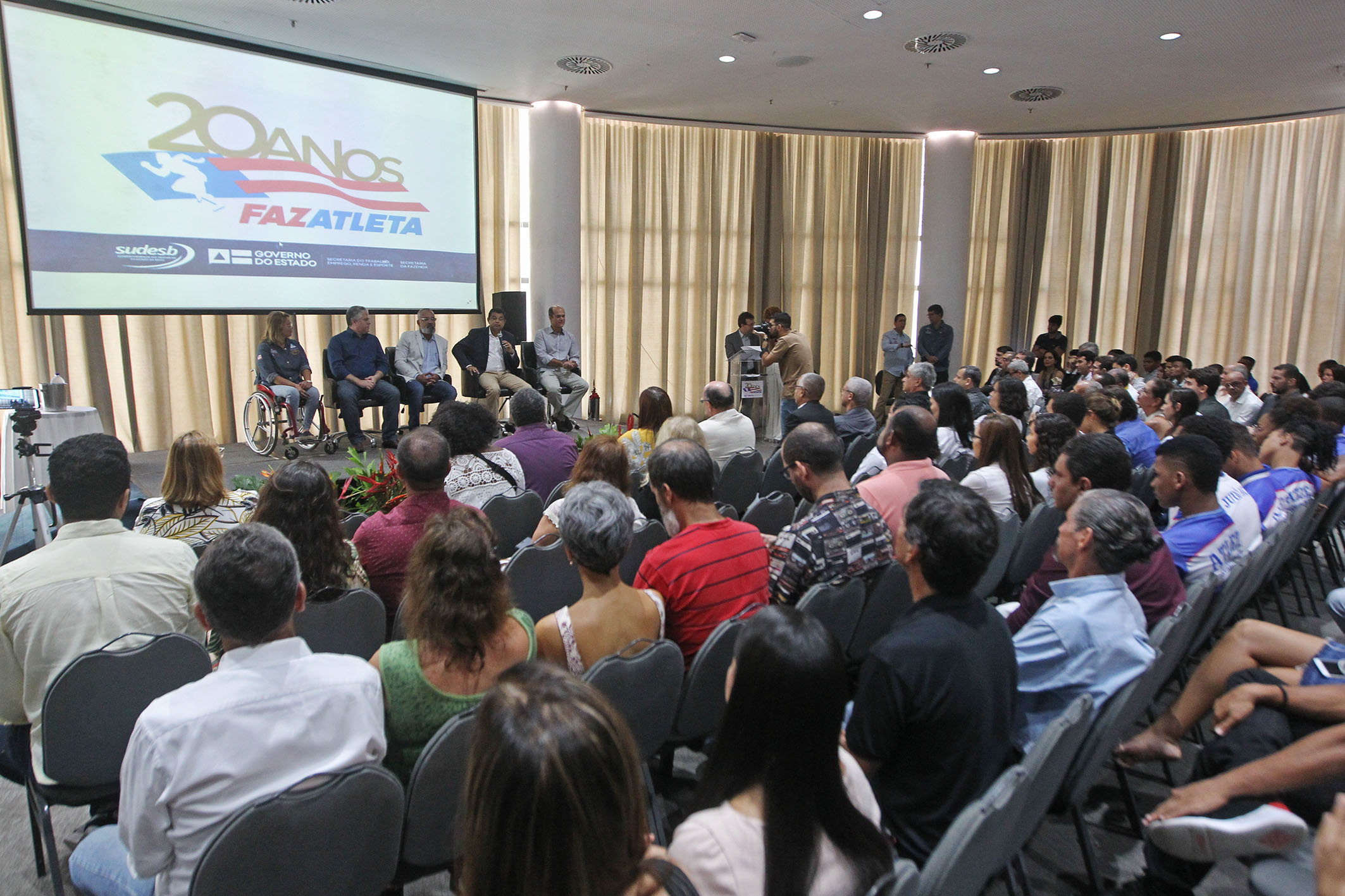 Iniciativa já apoiou 1.115 atletas baianos com investimento de R$ 68 mi