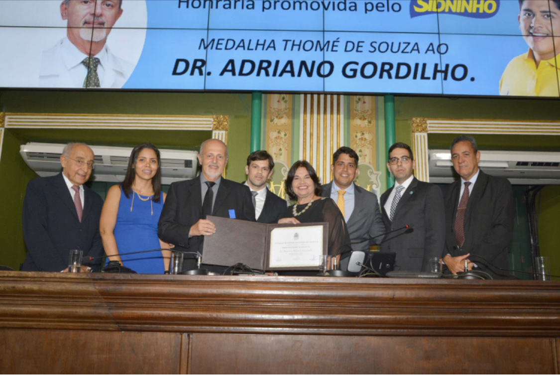 Concessão da Medalha Thomé de Souza foi iniciativa do vereador Sidninho