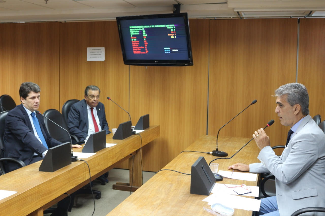 Conforme Robinson, trata-se de violação da legislação