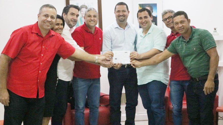 Imagem de PT filia cantor Lucas Chicabana para disputar prefeitura de Serrinha