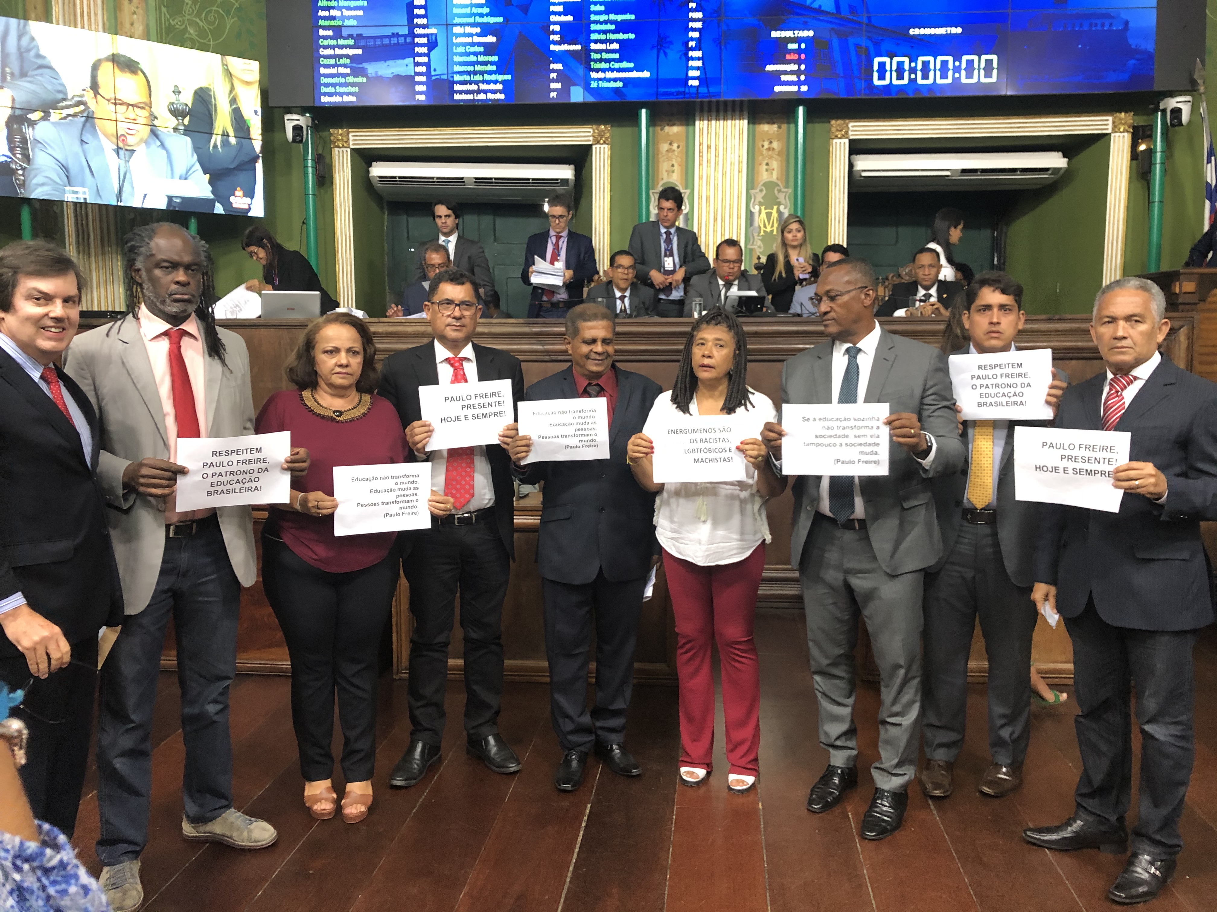 Vereadores protestaram contra projeto de Alexandre Aleluia 