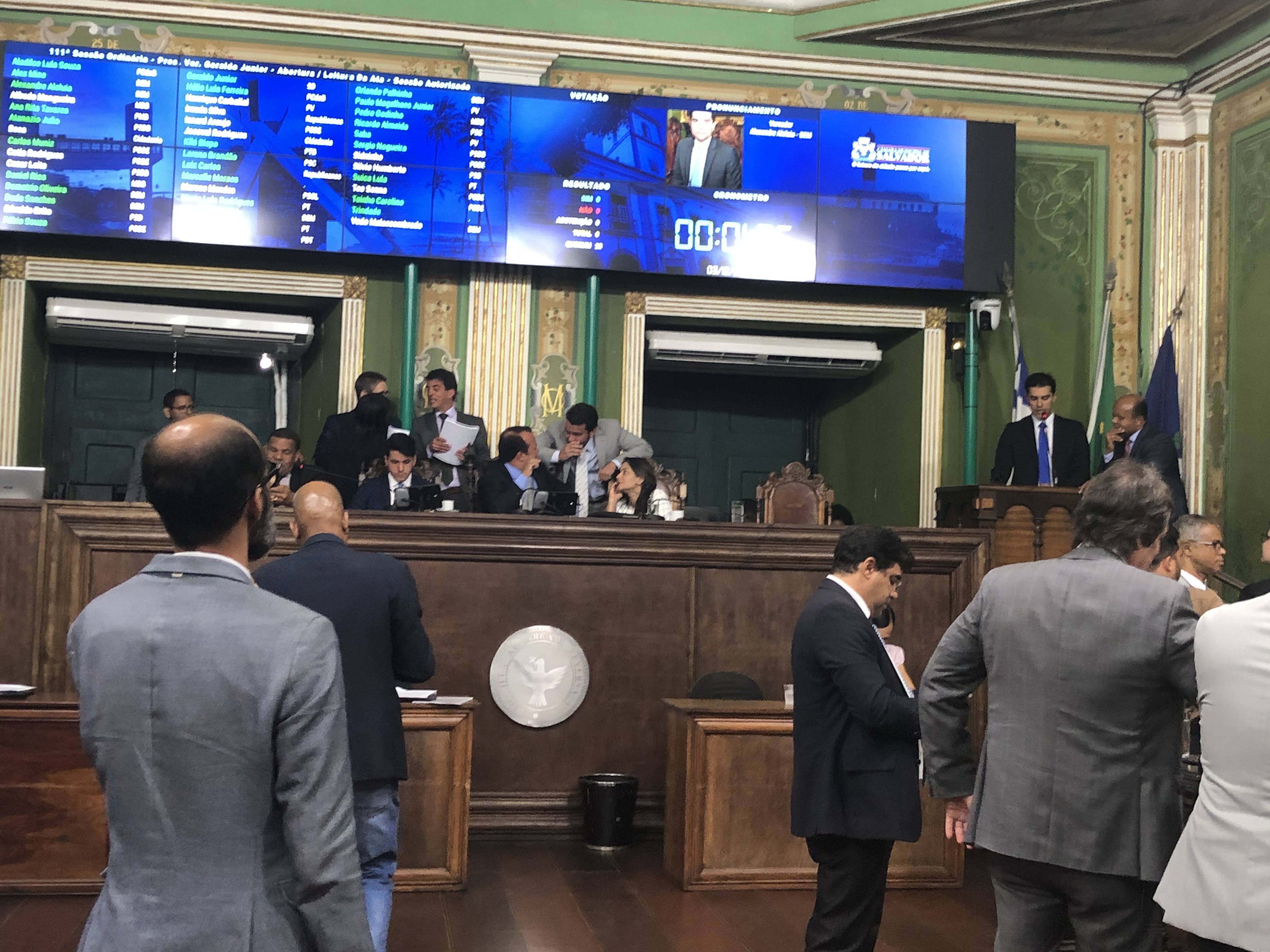 Neto fará leitura da mensagem do Executivo 