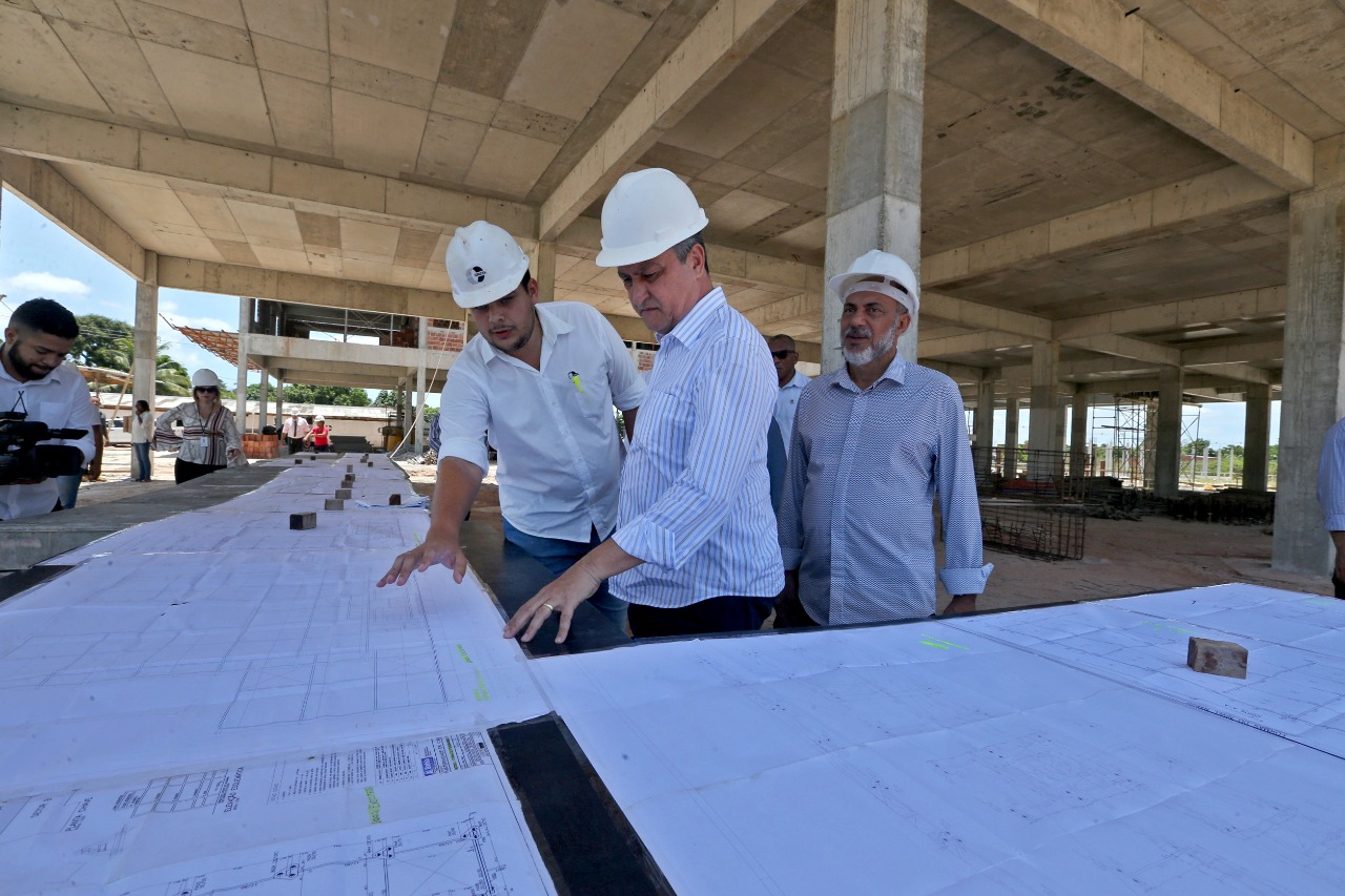 Rui Costa inaugurou um CAPS III e uma Unidade Básica de Saúde (UBS) Tipo II, em Camaçari