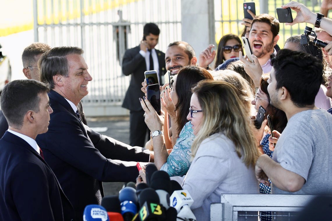 Jair Bolsonaro na entrada do Palácio 
