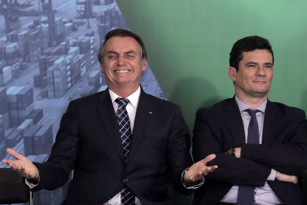 Em um eventual segundo turno, pesquisa mostra Bolsonaro atrás de Moro