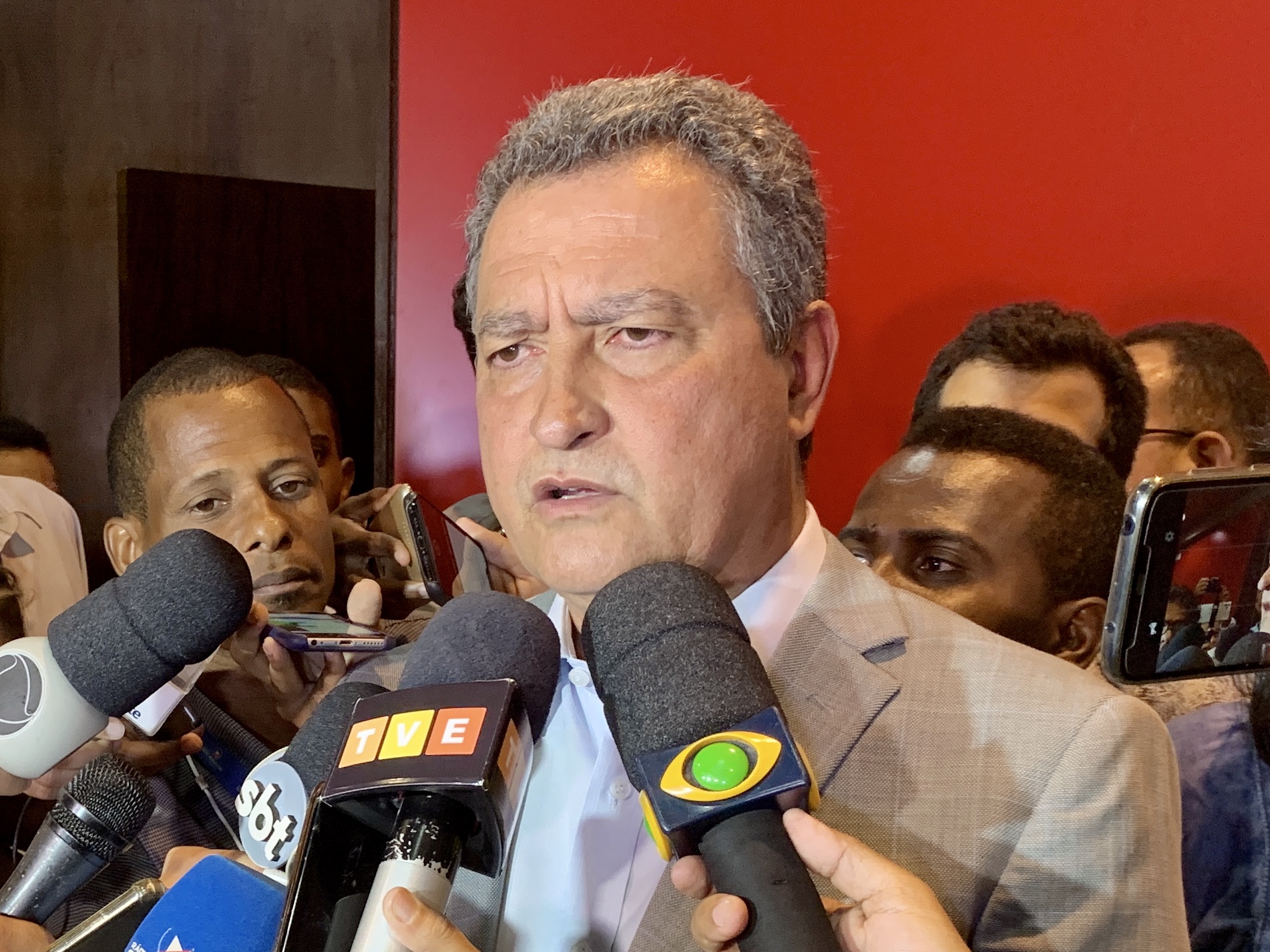 Governador enviou projeto de surpresa no último dia 17 Governador enviou projeto de surpresa no último dia 17