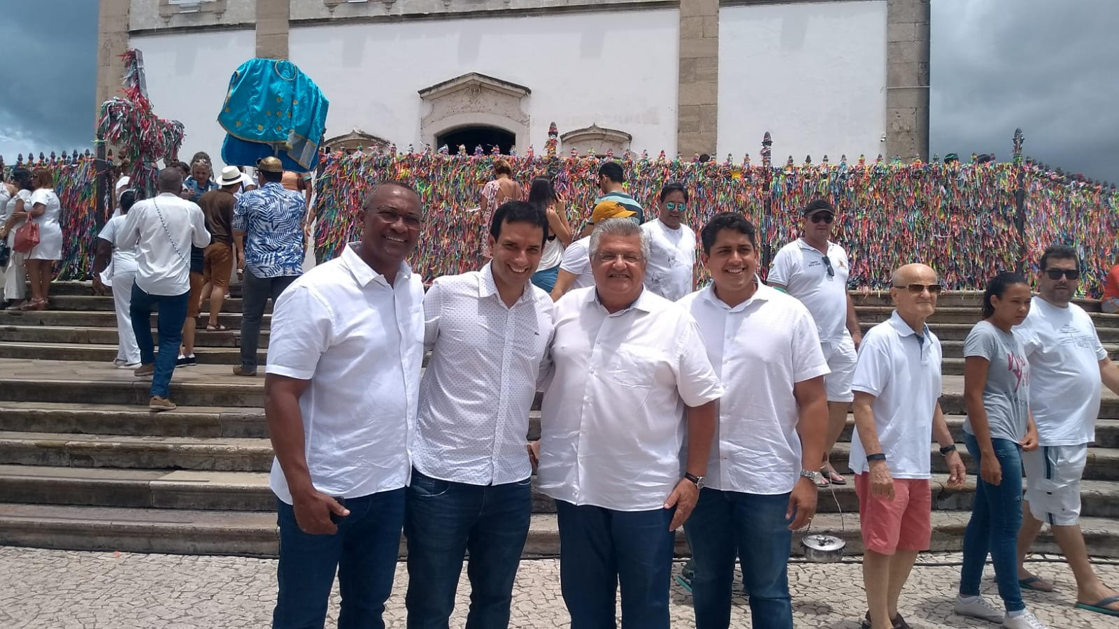 Prates, ao lado de Bacelar e dos vereadores Sidninho e Toinho Carolino 