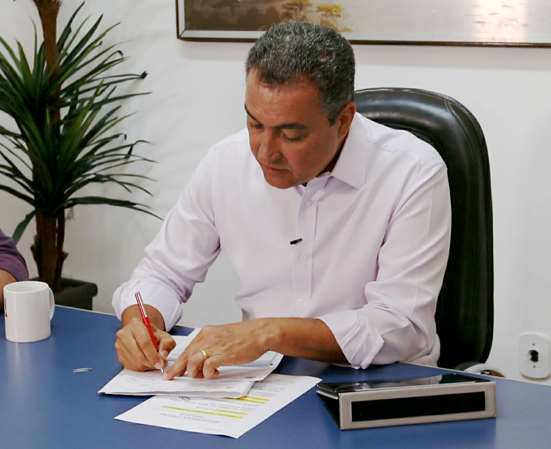 Imagem de Rui nomeia reitor e vice-reitor da Universidade Estadual de Santa Cruz