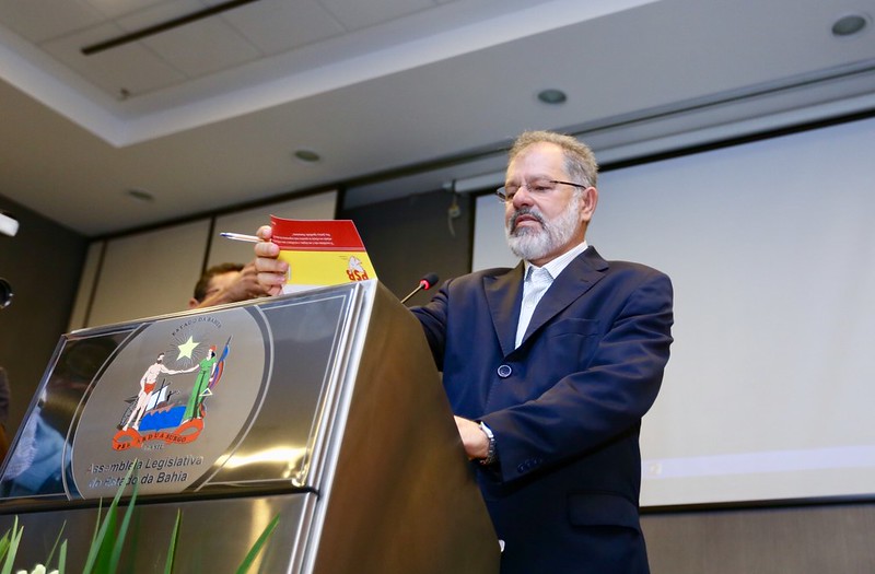 Deputado federal Marcelo Nilo teria se desencantado com PSB depois de ter visto aliado ser preterido em disputa em Poções Deputado federal Marcelo Nilo teria se desencantado com PSB depois de ter visto aliado ser preterido em disputa em Poções