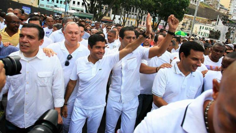 Neto participa, a partir das 8h, da programação que tem início com a concentração da caminhada religiosa em frente à Basílica de Nossa Senhora da Conceição da Praia