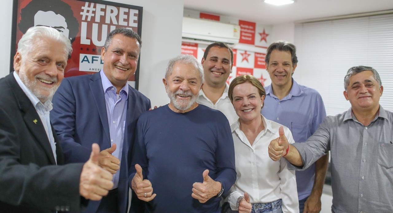 Na foto, Jaques Wagner, Rui Costa e Lula