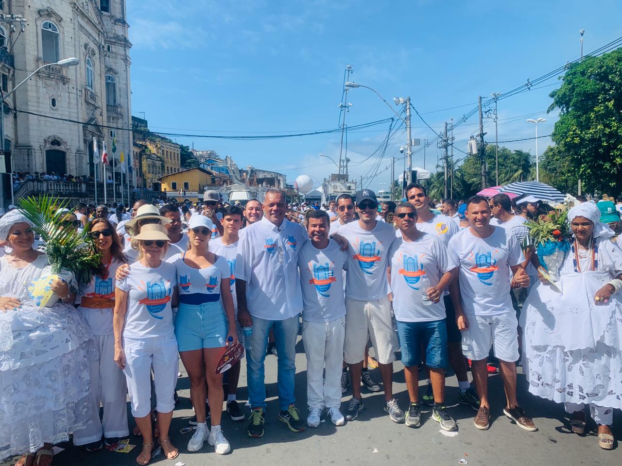 Imagem de Pré-candidato a prefeito de Salvador, Celsinho Cotrim participa da Lavagem do Bonfim ao lado de João Henrique Imagem de Pré-candidato a prefeito de Salvador, Celsinho Cotrim participa da Lavagem do Bonfim ao lado de João Henrique