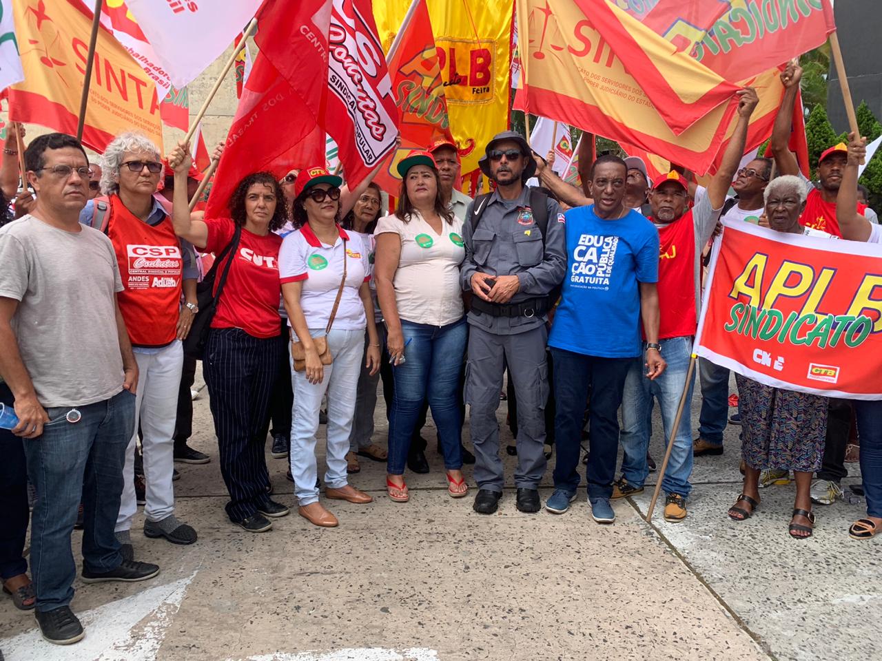 Servidores fazem manifestação em frente à Assembleia contra votação da PEC da Previdência