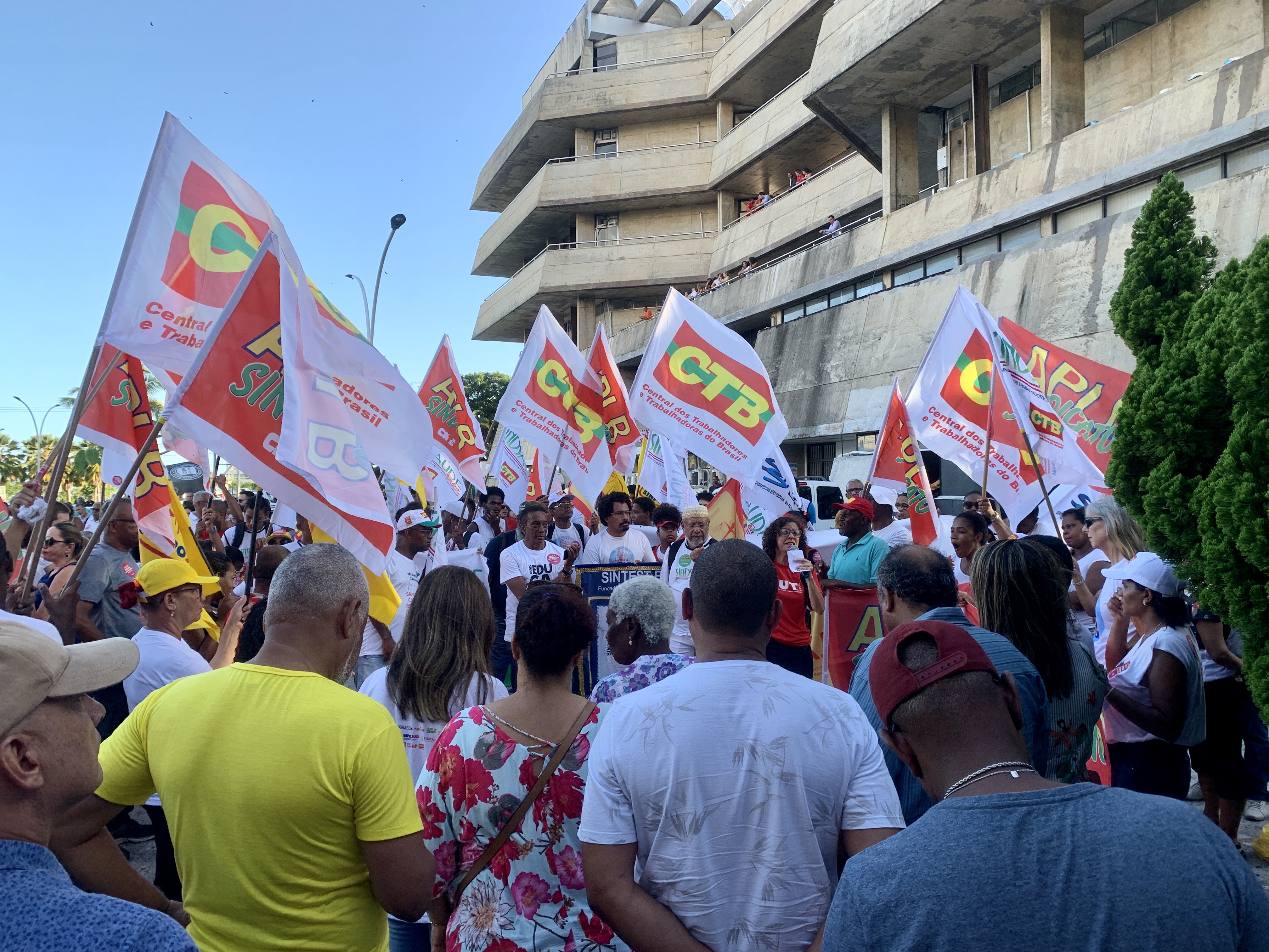 Participam do protesto representantes de sete categorias Participam do protesto representantes de sete categorias