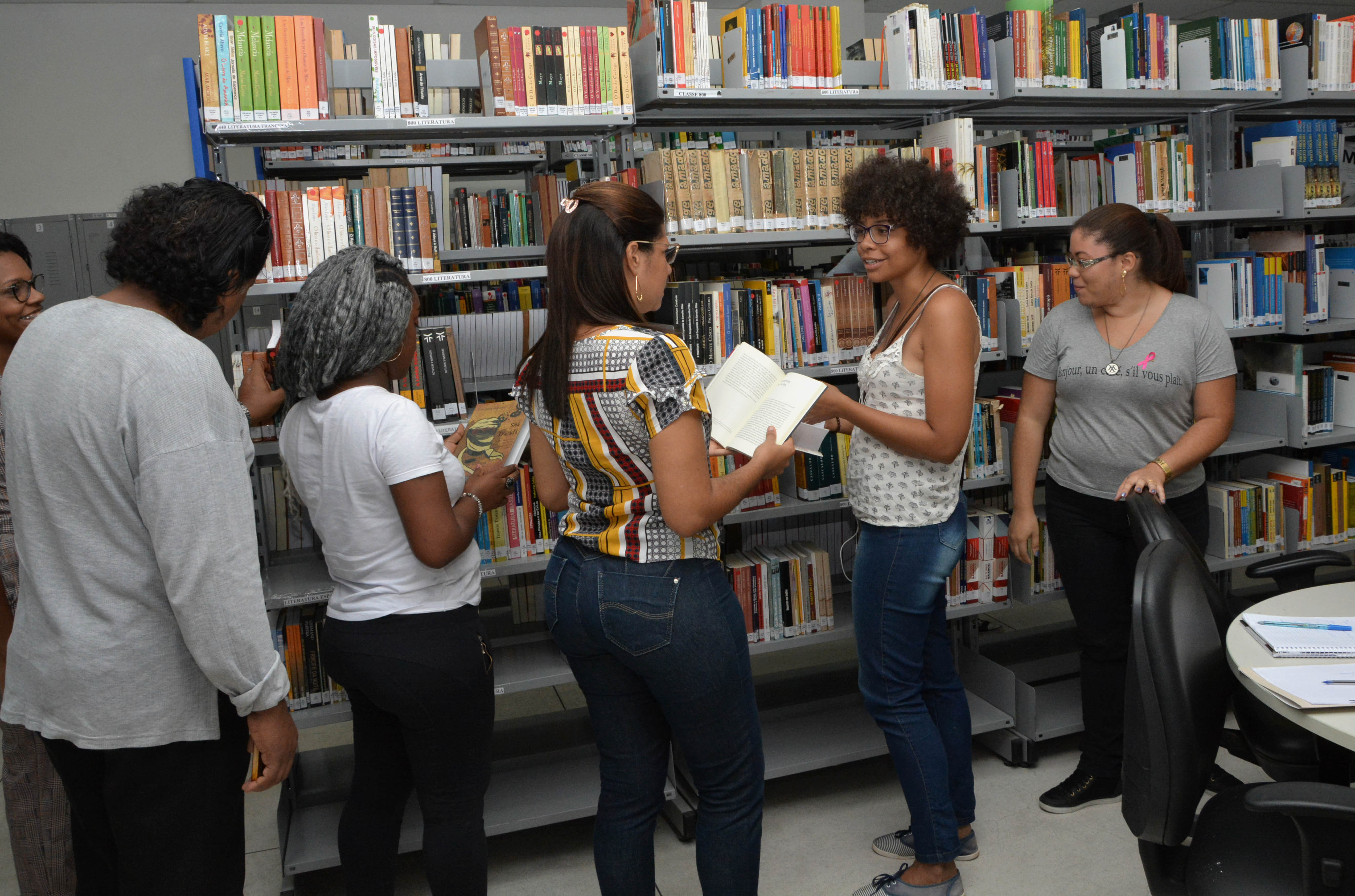 Imagem de Biblioteca da Câmara recebe novos livros da Assembleia Legislativa