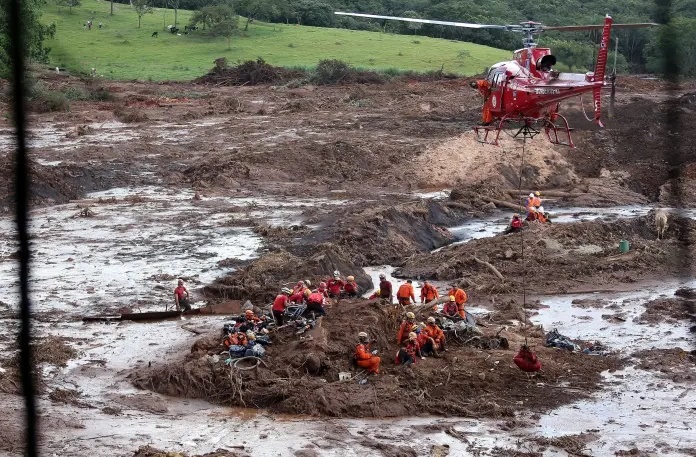juiz determinou que mineradora destine os valores a tornar a linguagem técnica dos processos acessível aos atingidos