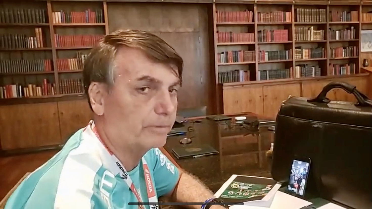 Jair Bolsonaro na “live” do Facebook