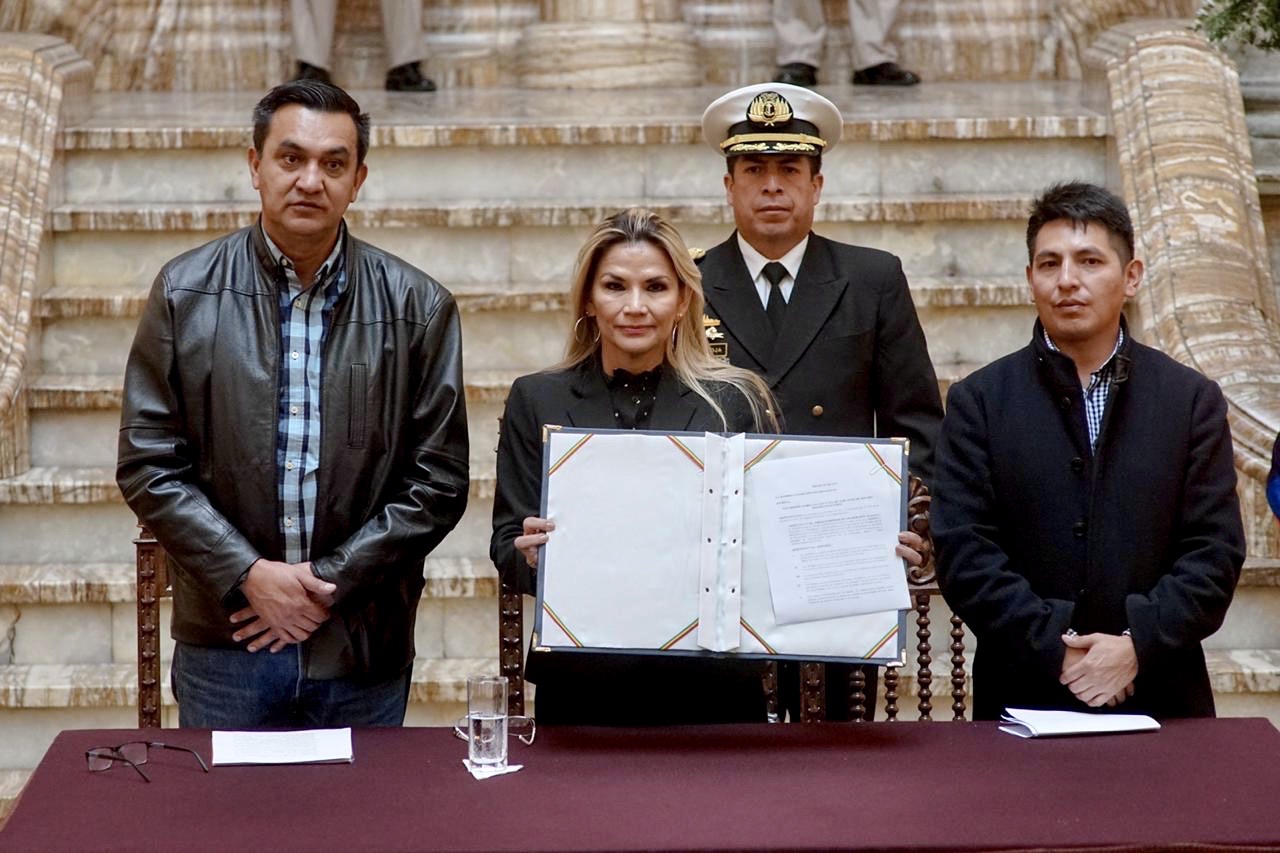 Jeanine Añez assumiu governo após renúncia de Evo Morales