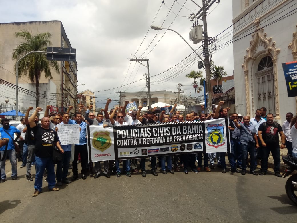 Policiais civis e penais vão parar as atividades por 48 horas, a partir da próxima segunda-feira (27), em protesto à PEC 159/2020. Policiais civis e penais vão parar as atividades por 48 horas, a partir da próxima segunda-feira (27), em protesto à PEC 159/2020.