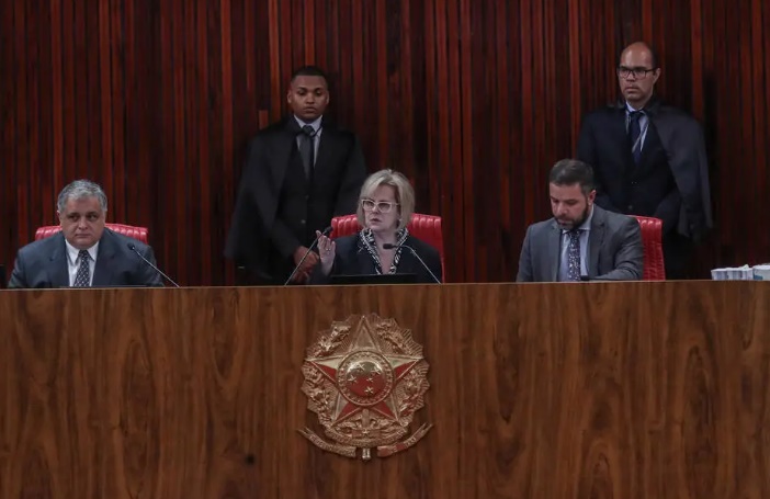 A ministra Rosa Weber convoca sessão extraordinária para discutir processo licitatório das novas urnas eletrônicas