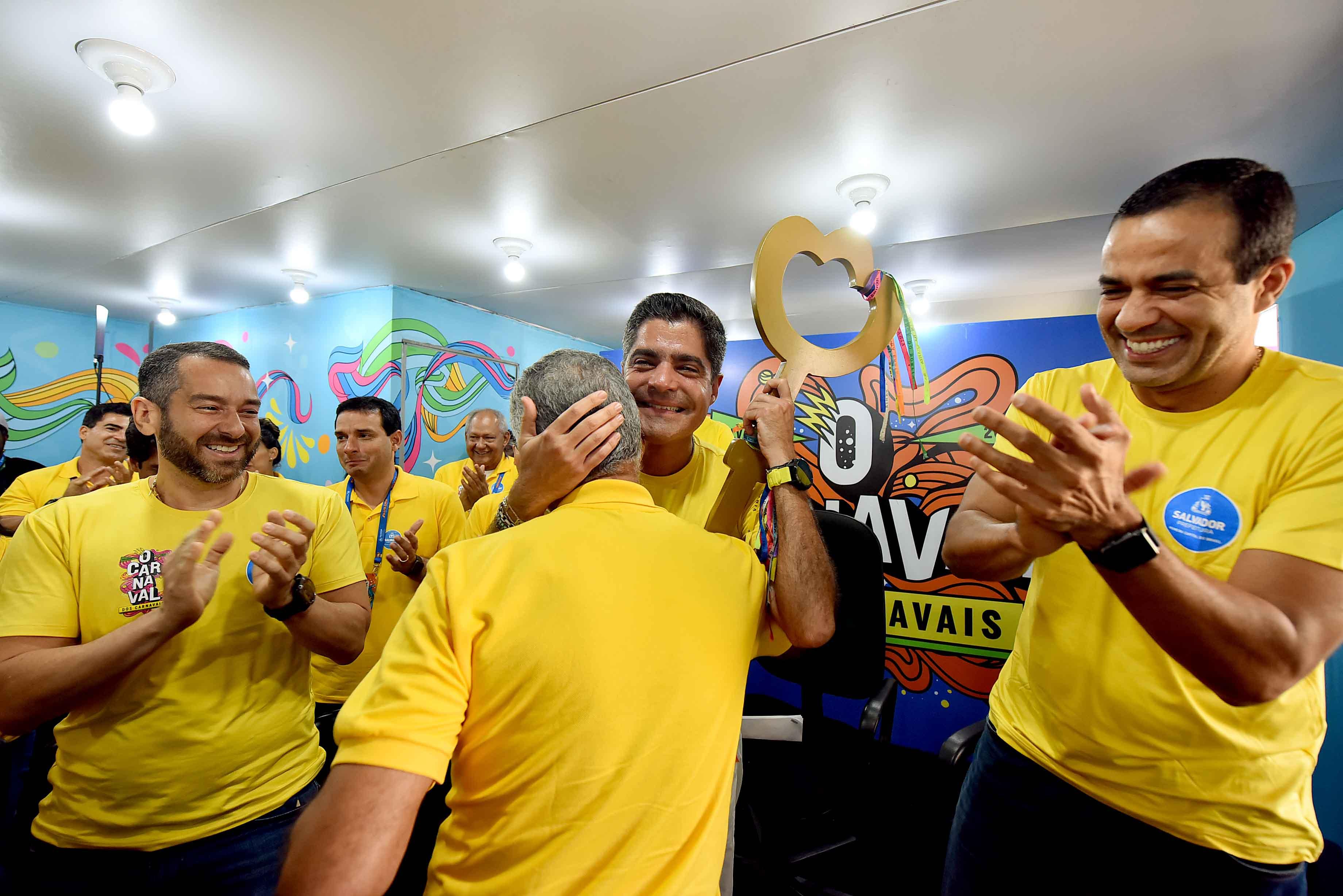 Imagem de Período de estudos de Neto fora do país poderá coincidir com próximo Carnaval