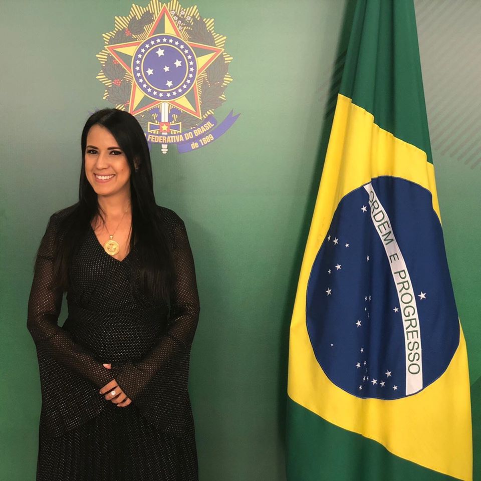 Imagem de Contra Cid Gomes, deputada baiana do PSL presta 'solidariedade aos policiais do Ceará'