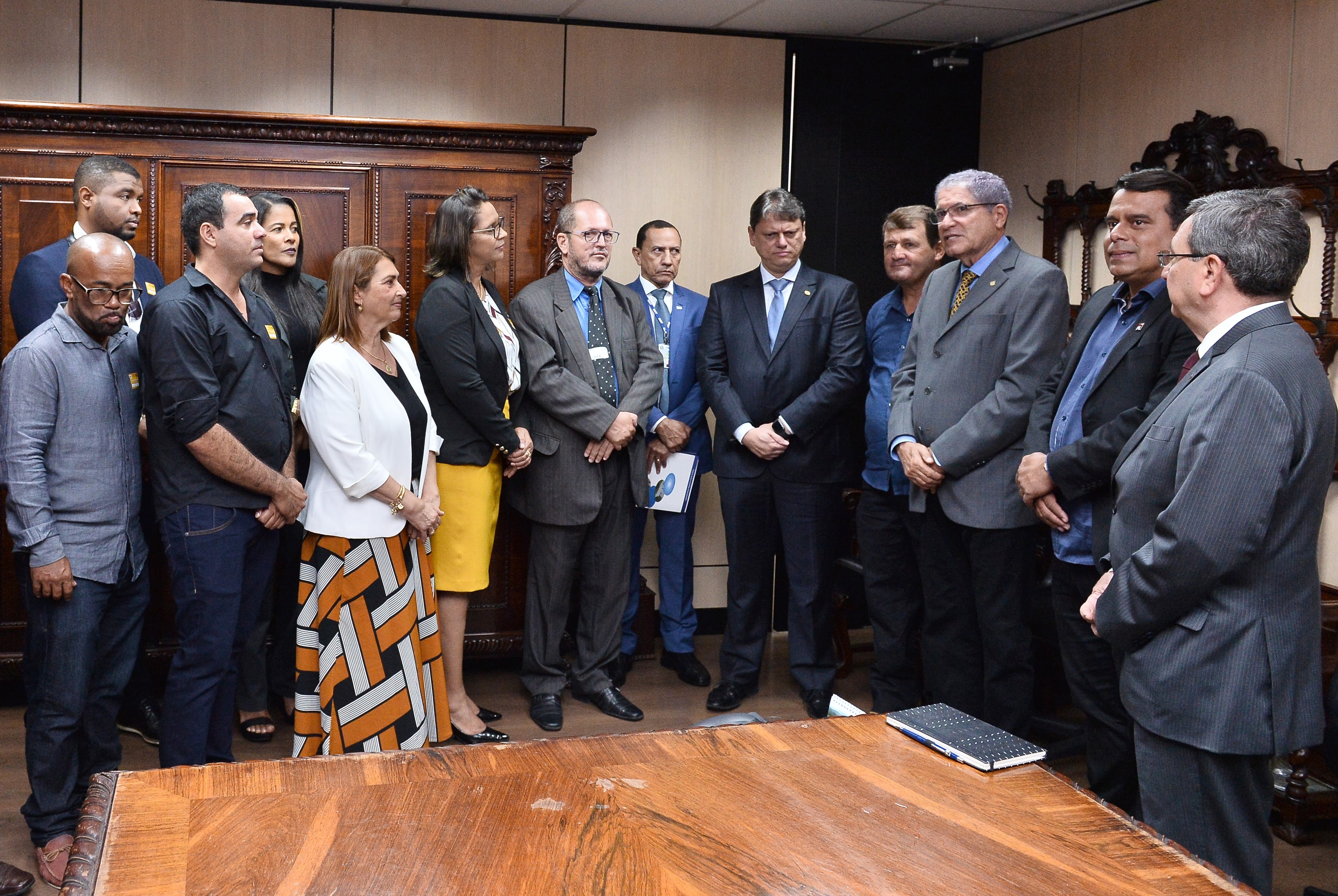 Imagem de Deputado José Rocha consegue apoio de ministro para a construção do anel viário de Correntina