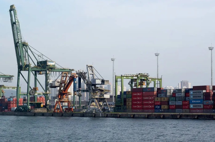 Balança comercial brasileira registrou déficit de US$ 1,745 bilhões em janeiro, de acordo com os dados divulgados pela Secretaria de Comércio Exterior, do Ministério da Economia