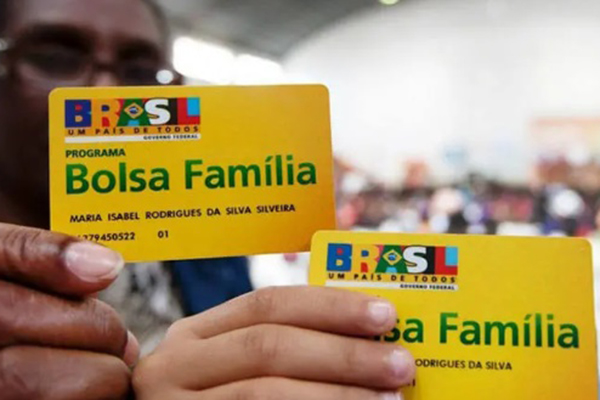 A partir do próximo mês, o Bolsa Família será substituído pelo Auxílio Brasil