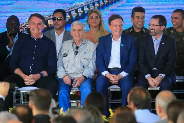 Bretas participou de eventos políticos ao lado de Bolsonaro e do prefeito do Rio, Marcelo Crivella Bretas participou de eventos políticos ao lado de Bolsonaro e do prefeito do Rio, Marcelo Crivella