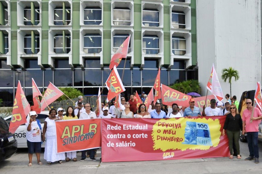 Entidade vai aguardar até quarta resposta oficial sobre devolução de valores