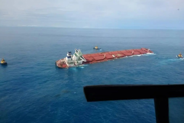 Empresa Polaris Shipping, dona do navio que corre risco de naufrágio no mar do Maranhão, deu início a um plano para retirar o óleo que está armazenado nos tanques da embarcação