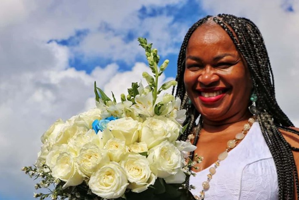 Imagem de Após manter pré-candidatura, Olívia pede a Iemanjá: 'Abra o nosso caminho para novos desafios' Imagem de Após manter pré-candidatura, Olívia pede a Iemanjá: 'Abra o nosso caminho para novos desafios'