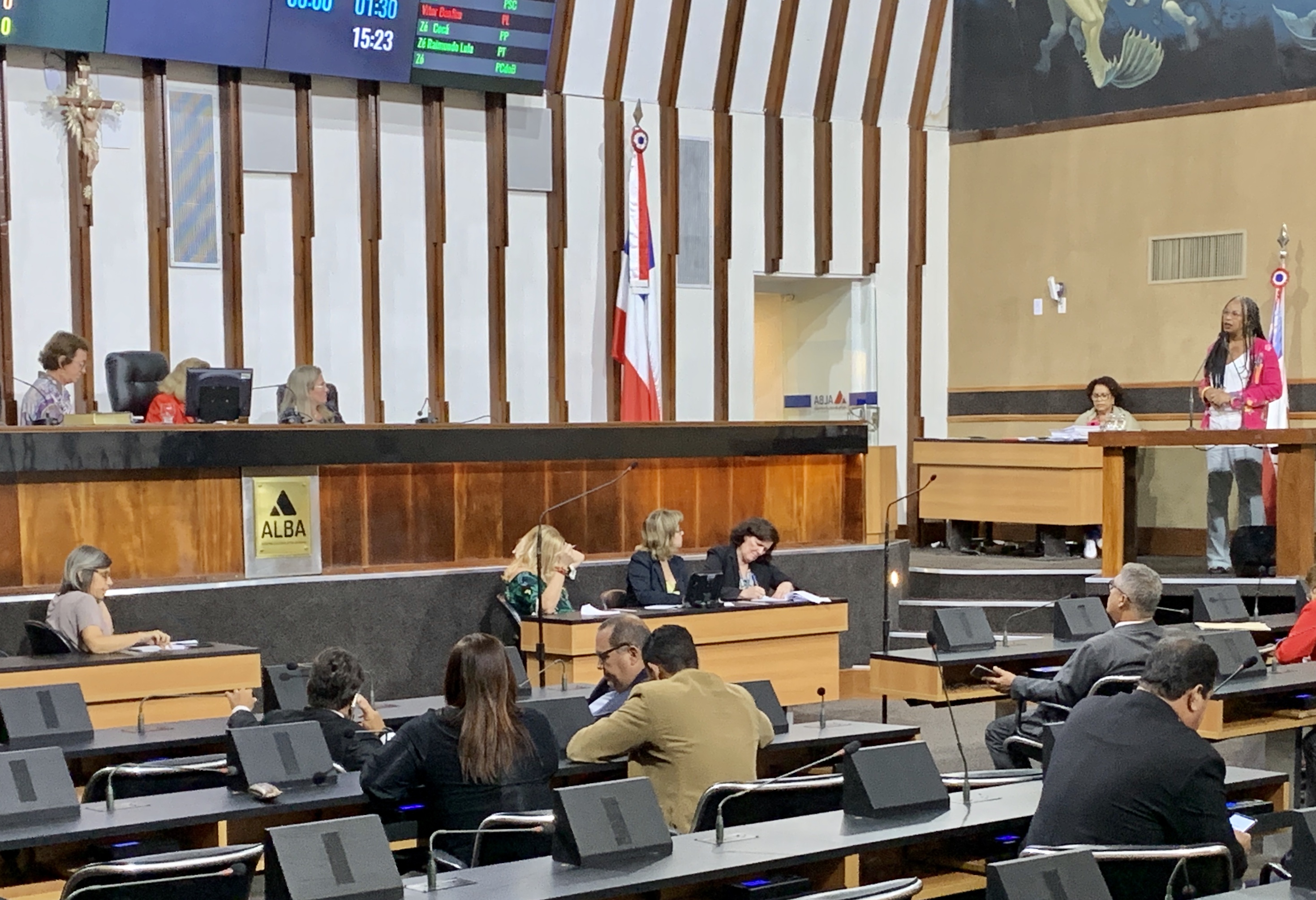 Olívia se defendeu em discurso na Assembleia Olívia se defendeu em discurso na Assembleia