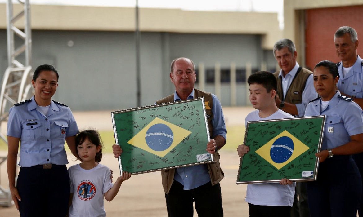 Repatriados da China em quarentena na Base Aérea de Anápolis foram liberados no domingo