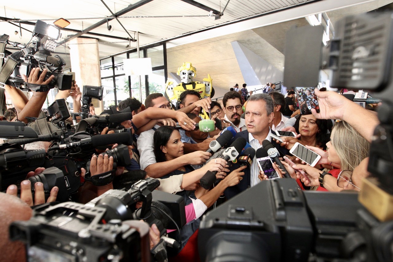 Governador lançou nesta quinta programação do Carnaval do Estado 